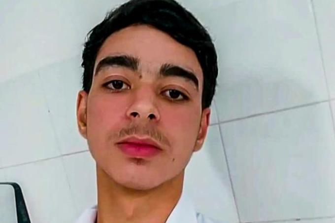  Técnico em farmácia João Ricardo Oliveira Medina conseguiu oportunidade no mercado após concluir curso