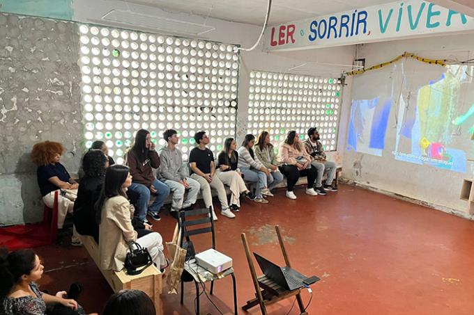 Visita à Ocupação Anchieta aborda saúde mental e exclusão