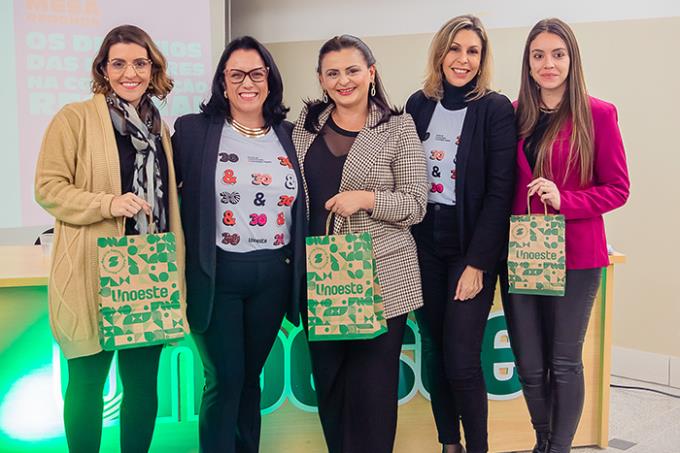 Mônica Campanharo, Giselle Tomé, Paula Sieplin, Priscila Guidini e Stephanee Melo