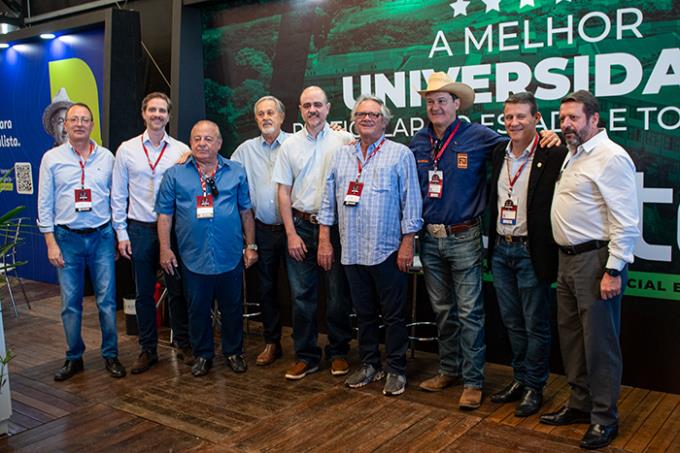 Dr. Creste, Dr. Gabriel, Ismael, Marco Rocha, Guilherme Rocha, Dr. César, Tiago, Dr. Adilson e Celmir