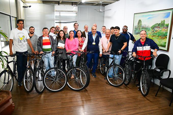 Bicicletas foram entregues nesta sexta-feira