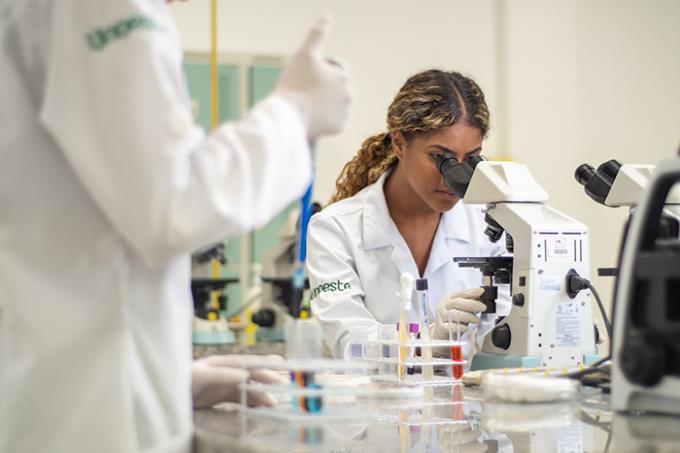 Medicina Guarujá segue com vagas via Enem e Prova On-line