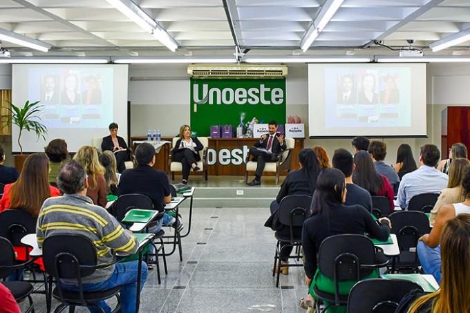Debate aborda riscos psicossociais em organizações