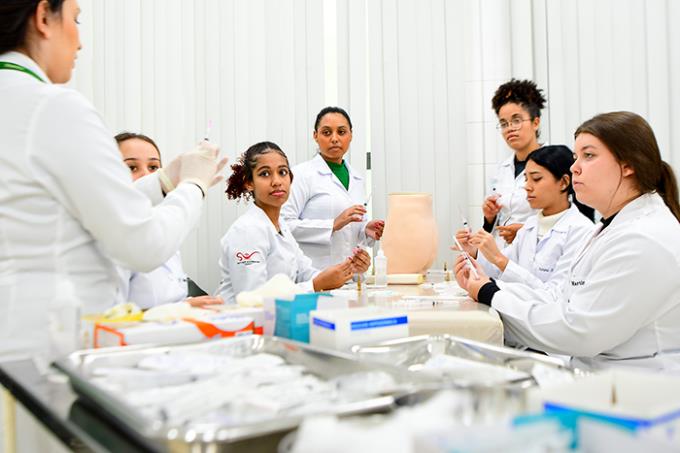 Enfermagem reforça sua posição em qualidade de ensino