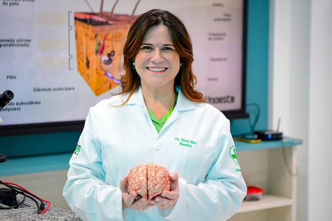 Dra. Daniela Vanessa Moris é coordenadora do curso de Biomedicina