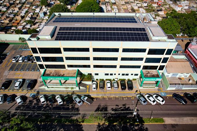 Unoeste amplia energia solar a campus 1 e Ambulatório