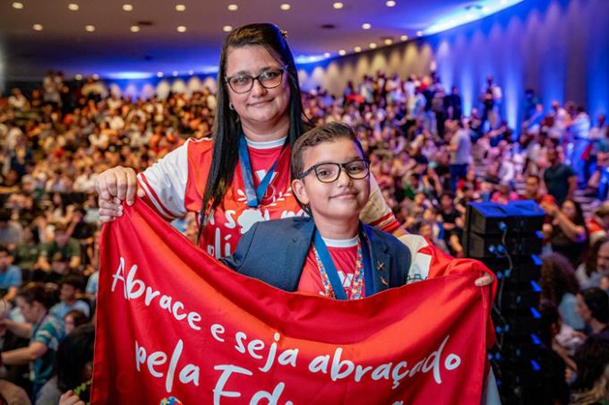 Josiane e Miguel em evento nacional: premiação no Caça Asteróides, em Brasília