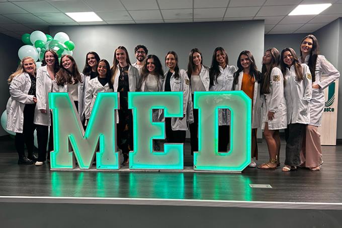 Medicina Guarujá inicia semestre com acolhimento e emoção