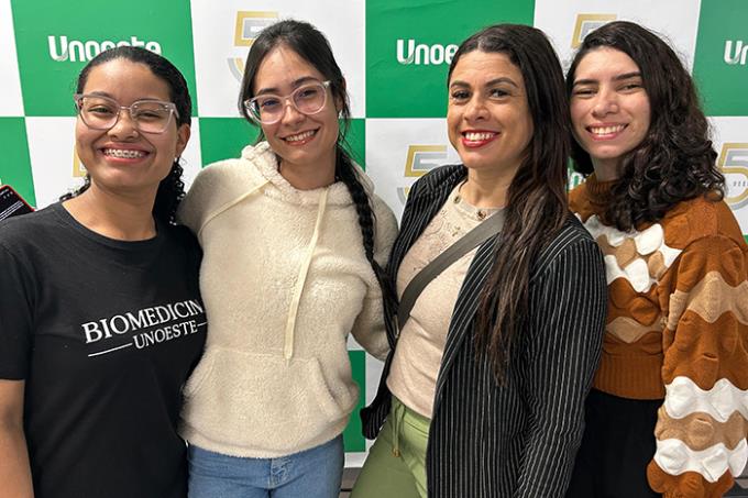 Estudantes de Biomedicina Sarah, Amanda, Rafaela e Débora vivem o início de semestre com foco na prática e troca de experiências