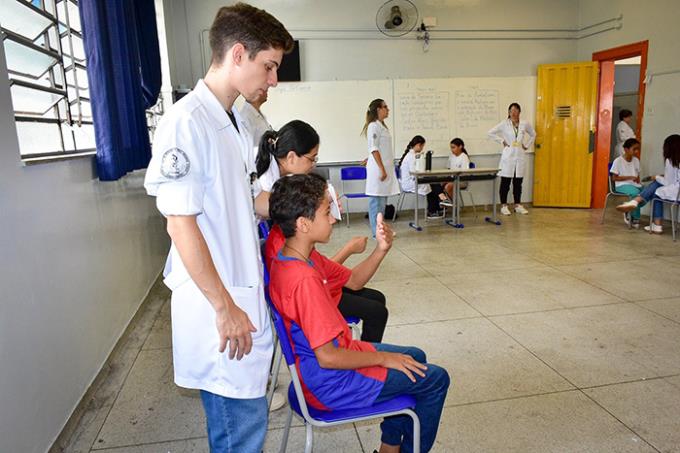 Projeto de saúde visual escolar atende mais de 980 alunos