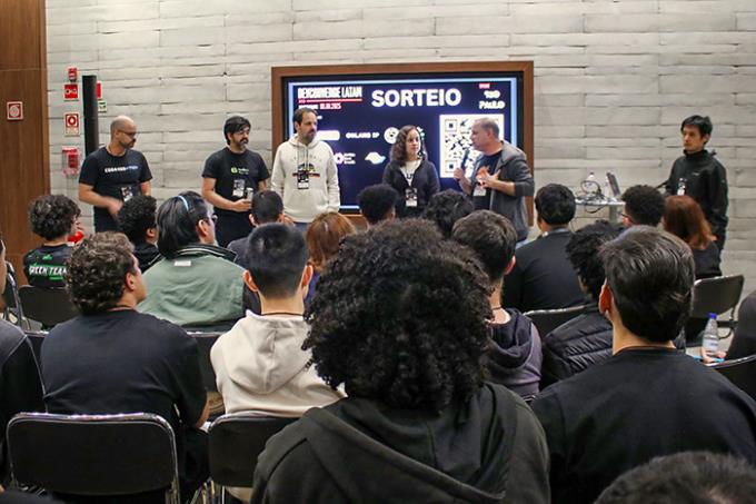 Estudante está no 6º termo de Sistemas de Informação; projeto tem orientação de Robson Siscoutto