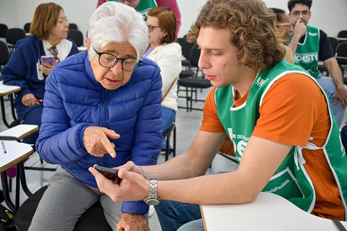 Projeto oferta inclusão digital para pessoas da melhor idade