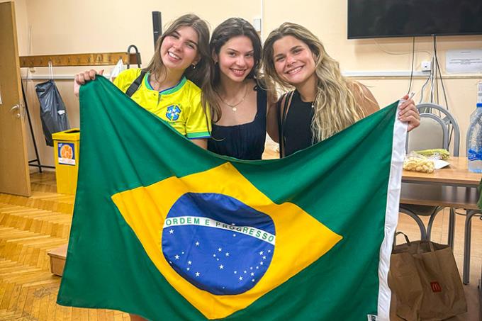 Intercâmbio de mão dupla gera riqueza em estudos da medicina