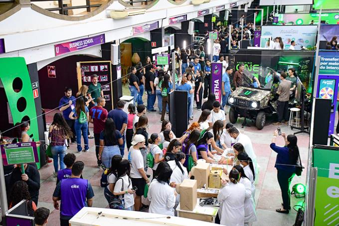 Oficinas despertam criatividade na Feira de Profissões 2025