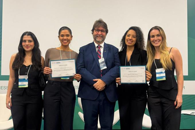 Alunas conquistam 1º e 2º lugar em Congresso Nacional