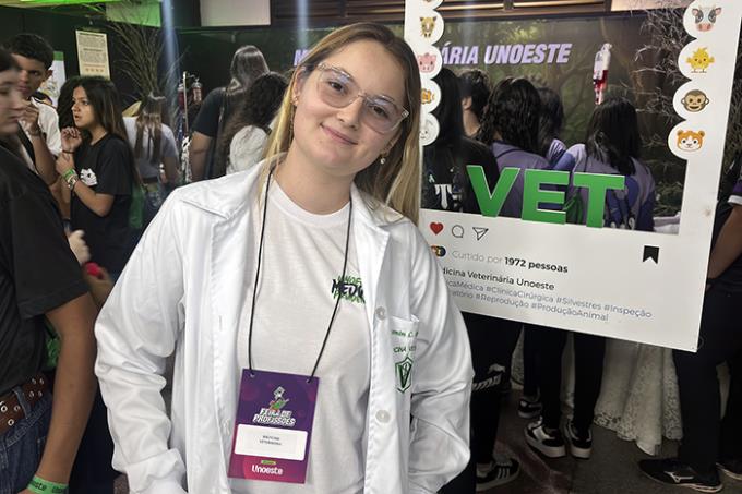 Yasmin Carvalho Bruzatti é acadêmica de Medicina Veterinária