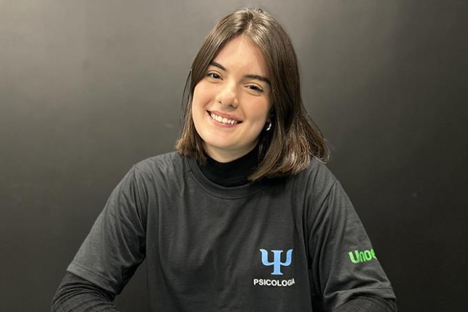 Julia Nicolini, do 4º termo de Psicologia, comenta sobre sua graduação até o momento