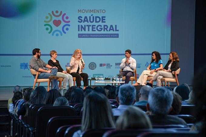 Saúde mental é debatida em mesa-redonda na Unoeste