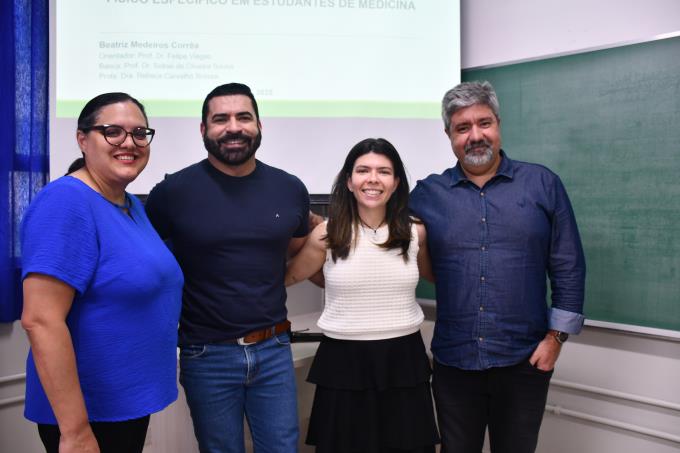 Dra. Rebeca Bressa, Dr. Sidinei Souza, Beatriz Corrêa e Dr. Felipe Viegas