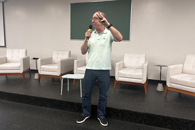 Dr. Marcos Caseiro destacou a importância da escuta clínica no diagnóstico das hepatites virais