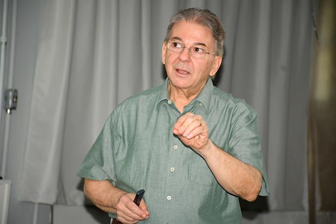 Dr. Paulo Eduardo Degrande conduziu o treinamento realizado no auditório Cerejeiras, na Unoeste