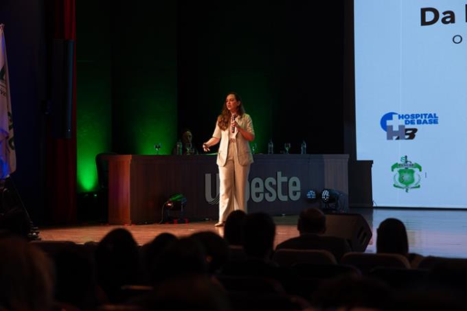 Simpósio de Biomedicina: ensino, integração e reencontros 