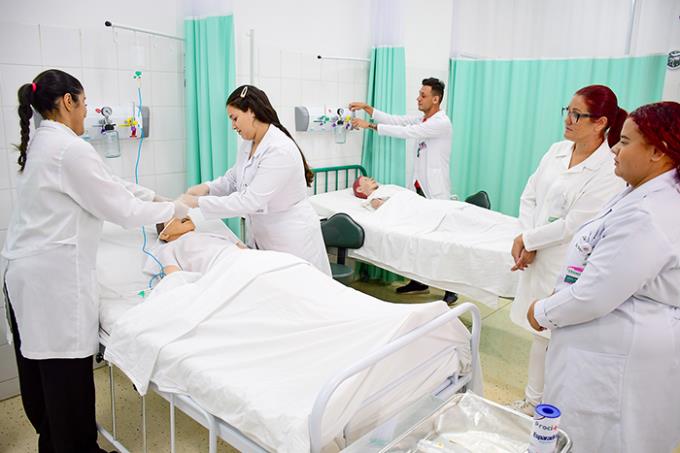 Cursos Técnicos ofertam formação profissional em saúde 