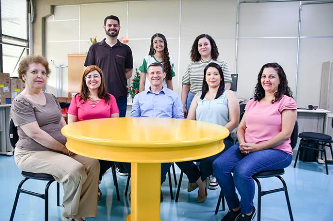 Cidinha, Jussara, Dr. Adilson, Luciana e Érika (sentados); Vinícius, Letícia e Isabela (em pé)