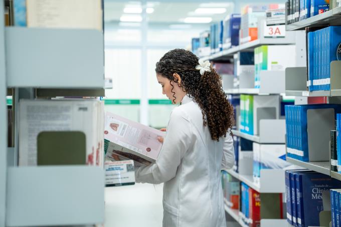 Graduações da Unoeste priorizam aulas práticas desde os primeiros semestres, aproximando o aluno do mercado