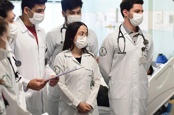Parceria Unoeste-HR garante internato médico de excelência