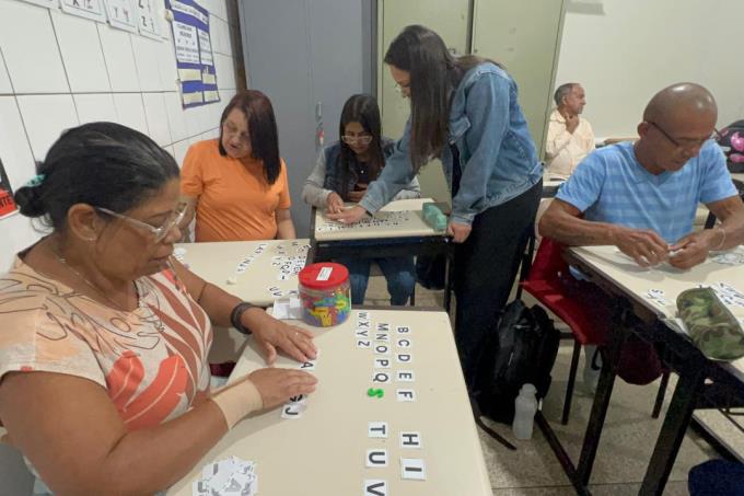 Encontro na sala de metodologias ativas da Faclepp/Unoeste 