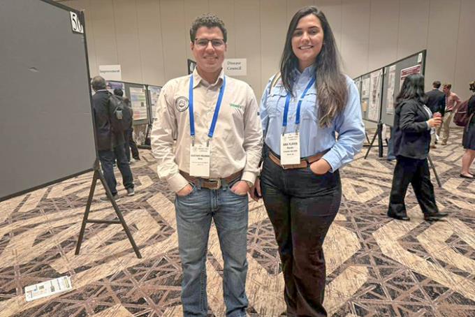 Doutorandos em Agronomia participam de congresso nos EUA