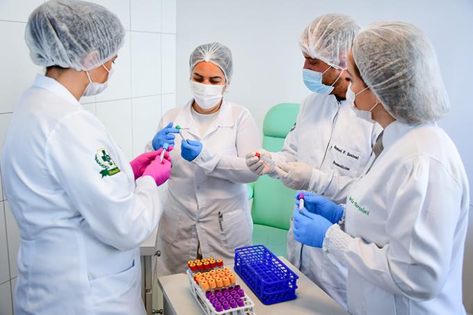 Ações práticas fazem parte da formação no curso de Biomedicina