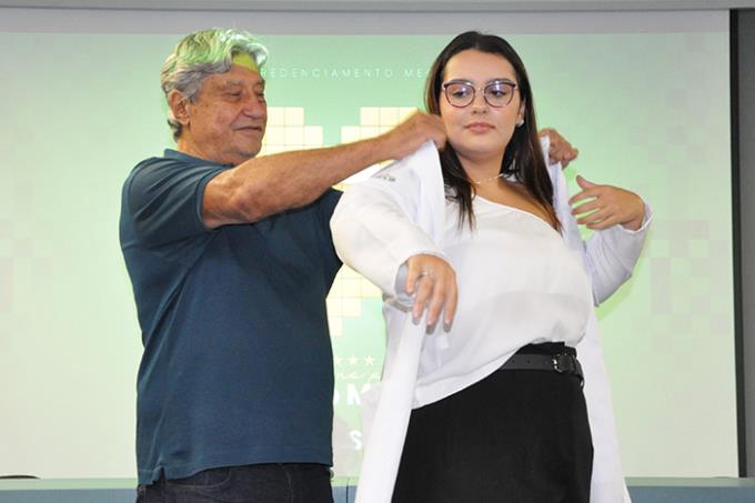 Recepção aos calouros marca retorno das aulas de Medicina