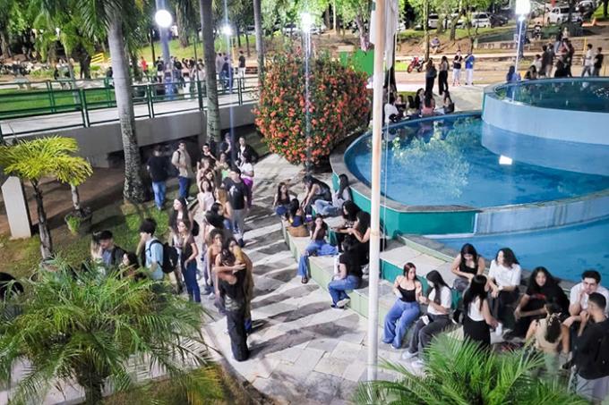 Calouros e veteranos aproveitaram a recepção no campus 2 