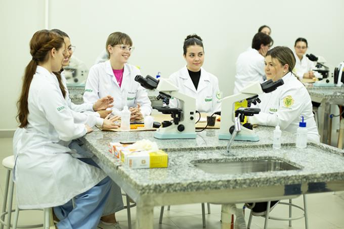Primeira turma de Fisioterapia inicia estágios em Jaú