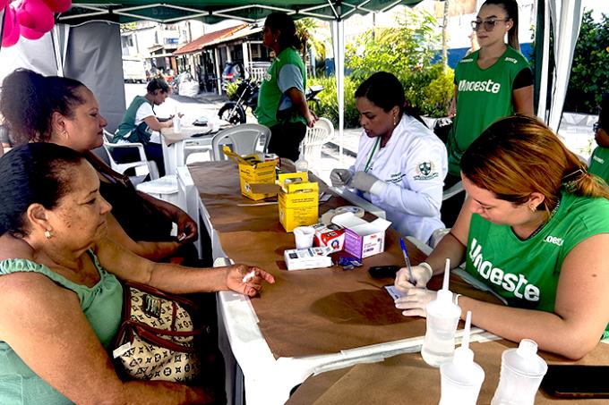 Dia da Beleza leva cuidados gratuitos a mulheres em Guarujá