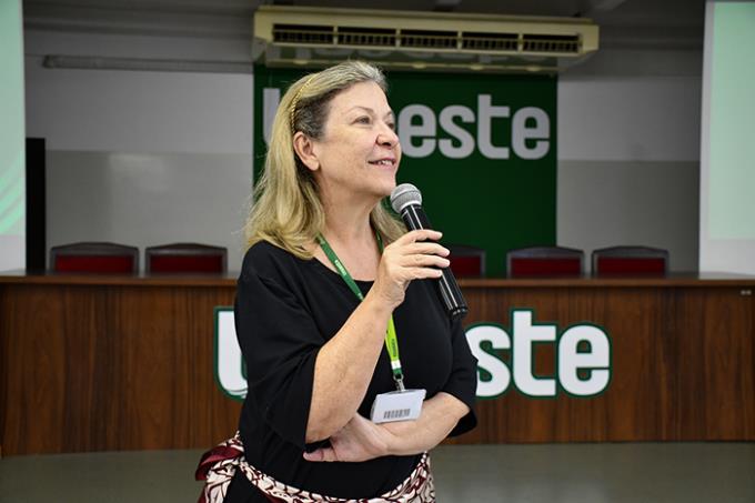 Dra. Regina: abertura da capacitação com informações e orientações