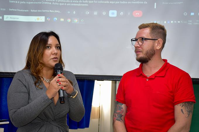 A orientadora Dra. Danielle Santos e o orientando Rafael dos Santos Reis  