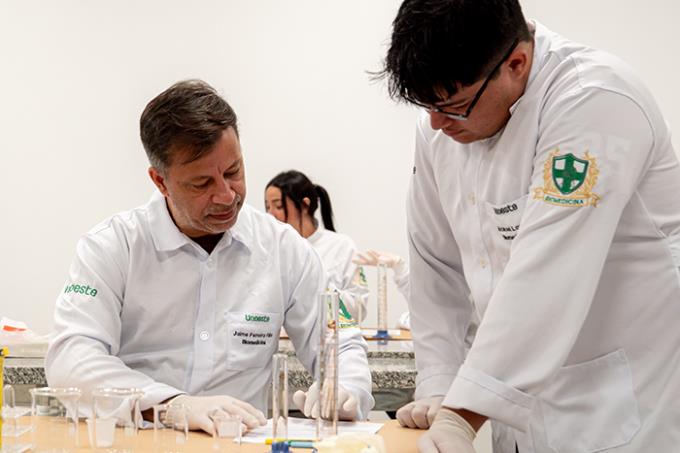 Unoeste Guarujá abre concurso de bolsas com 290 vagas
