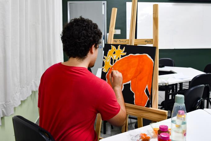 Oficina para alunos de Medicina une arte e ciência