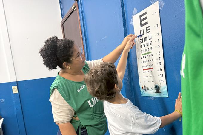Projeto leva avaliação visual a alunos da rede pública