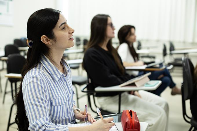 Diploma universitário segue como diferencial no mercado