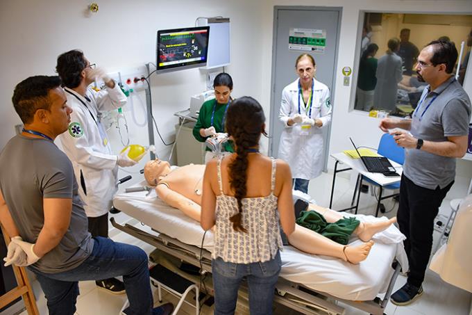 Unoeste oferta capacitação sobre parada cardiorrespiratória