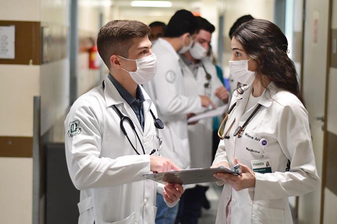Internato Médico da Unoeste leva alunos da teoria à prática