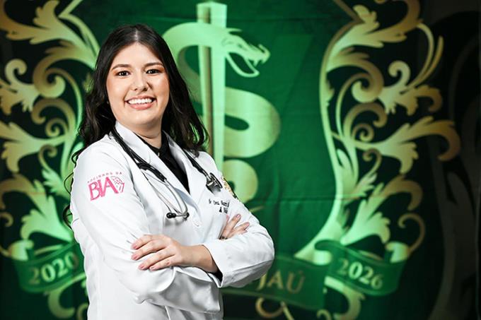 Beatriz Mattosinho, aluna do 6º termo de Medicina, ressalta a importância do período de internato para a sua formação