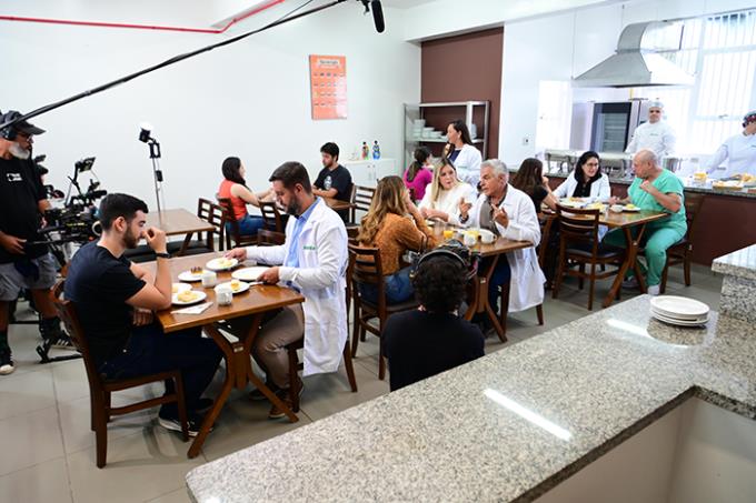 Estudantes e colaboradores participaram como figurantes e vivenciaram de perto os bastidores do cinema