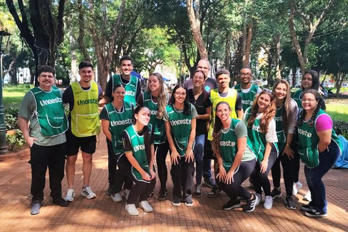 Estudantes orientaram moradores e aplicaram questionários sobre conscientização da sarcopenia