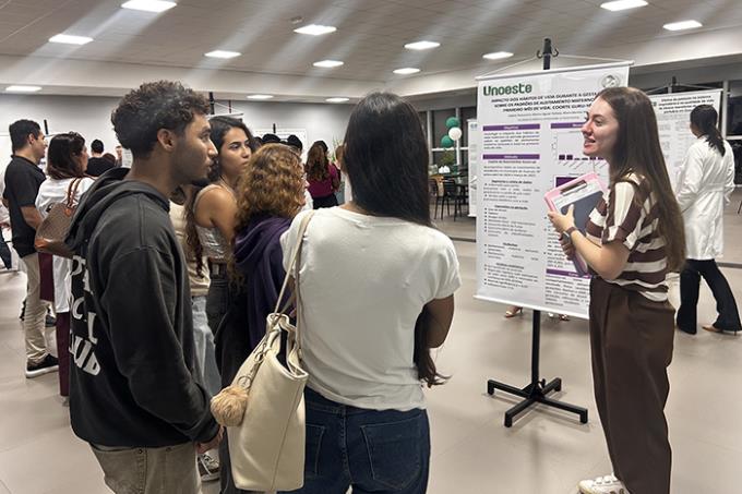 Mostra científica destaca impacto social em Guarujá