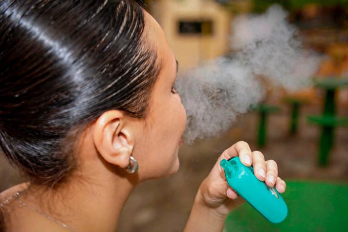 Cigarro eletrônico causa impactos pulmonares em pouco tempo
